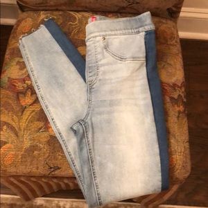 NWOT Spanx Jean legging size Small.